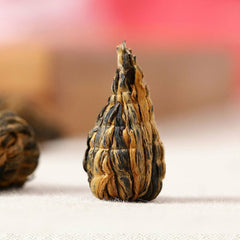 HelloYoung 250g/tin Chinese Tea Yunnan Dianhong Black Tea 中国茶叶红茶 手工滇红茶 云南凤庆滇红茶 工夫红茶 宝塔红茶