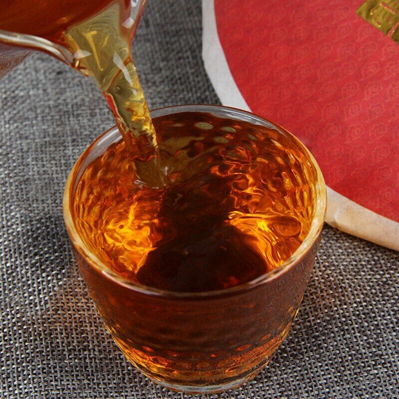 HelloYoung /Yunnan Black Tea Old Tree 357g Ancient Tree Premium Dianhong Tea Cake